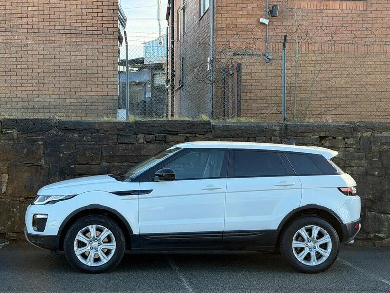 Land Rover Range Rover Evoque view 4