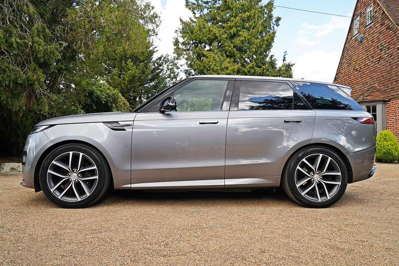 Land Rover Range Rover Sport view 3