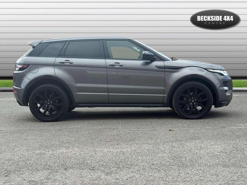Land Rover Range Rover Evoque view 2