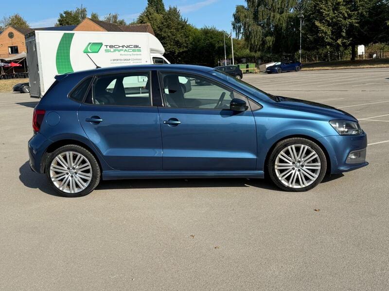 Volkswagen Polo view 4