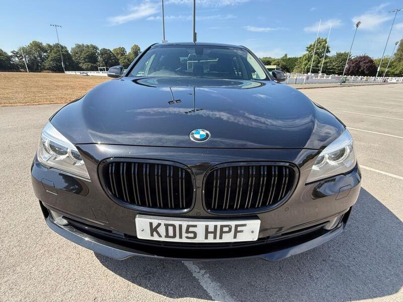 BMW 7 Series view 7