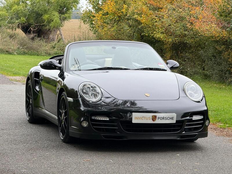 Porsche 911 view 9