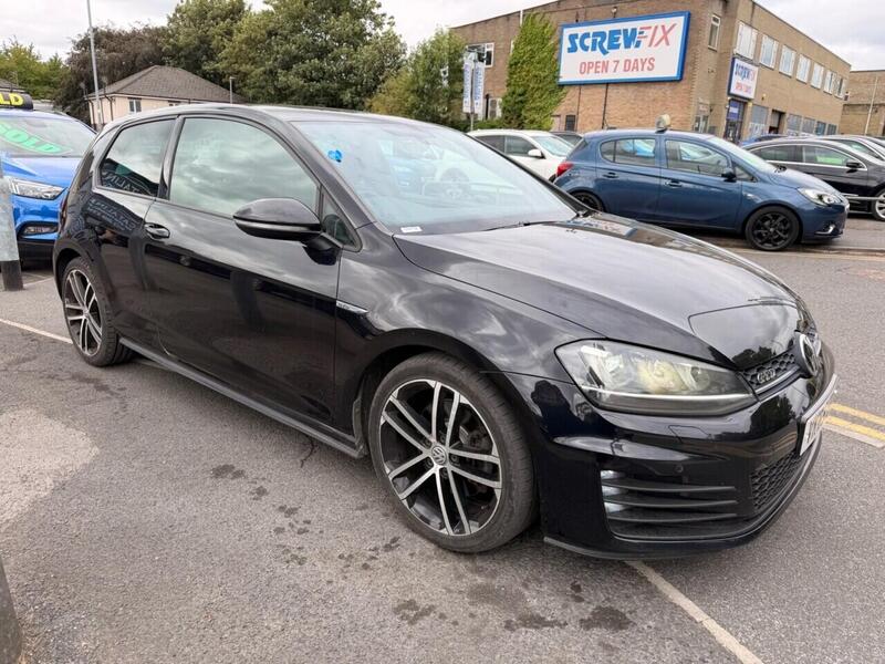 Volkswagen Golf view 3