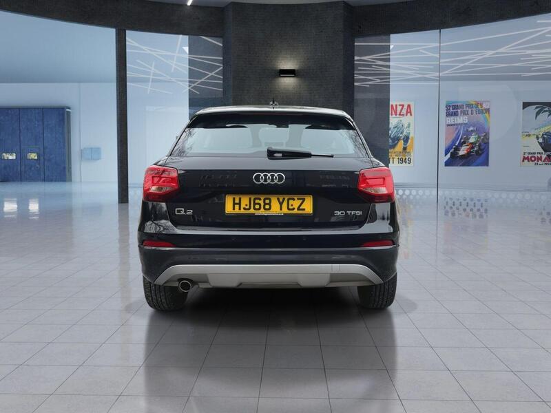 Audi Q2 view 7