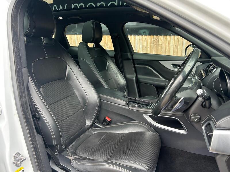 Jaguar F-Pace view 3