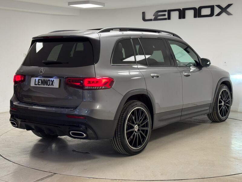 Mercedes-Benz Mercedes-Benz GLB view 7