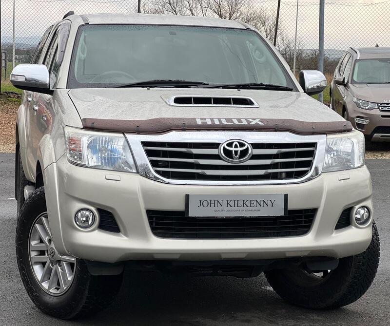 2014 Toyota Hilux in Gold for sale