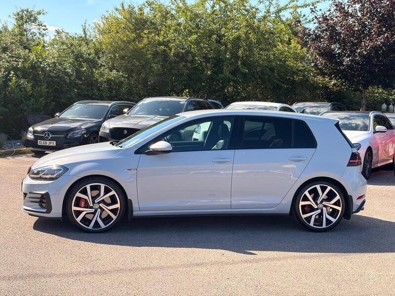 Volkswagen Golf view 4