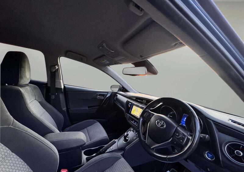 Toyota Auris view 2