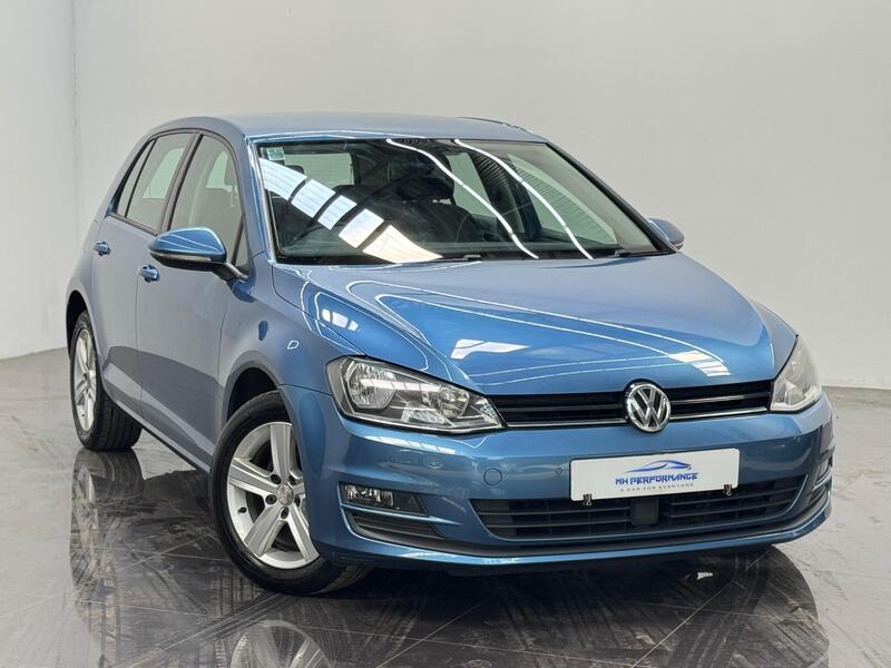 Volkswagen Golf view 3