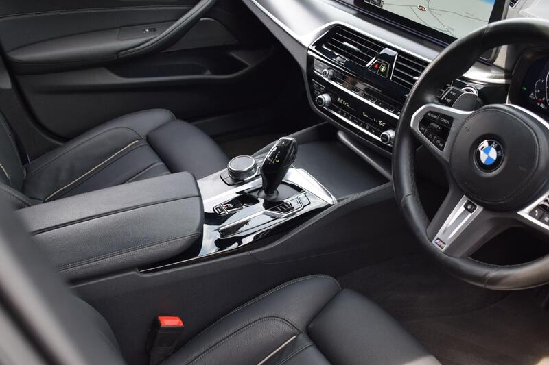 BMW 5 Series view 7