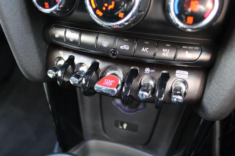 2019 MINI Hatch in Blue — image 20 of 71