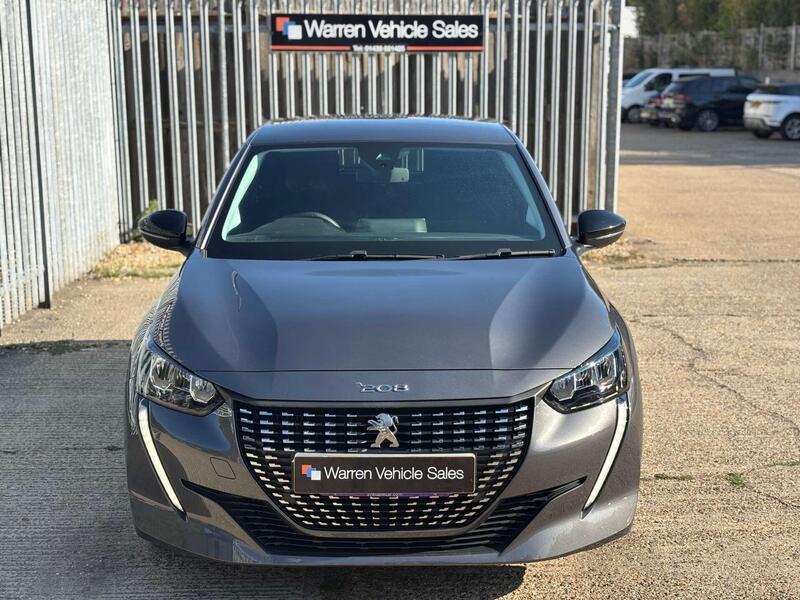 Peugeot 208 view 4