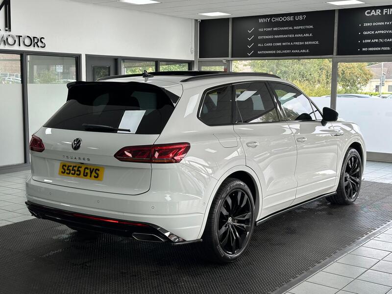 Volkswagen Touareg view 16