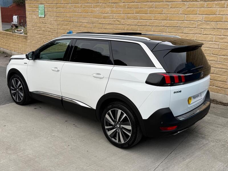 Peugeot 5008 view 3