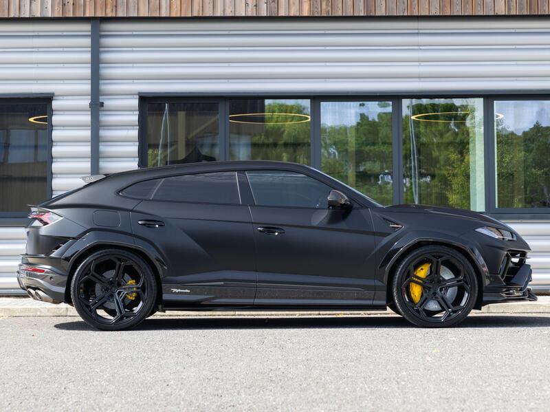 Lamborghini Urus view 2