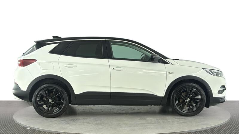 Vauxhall Grandland X view 3