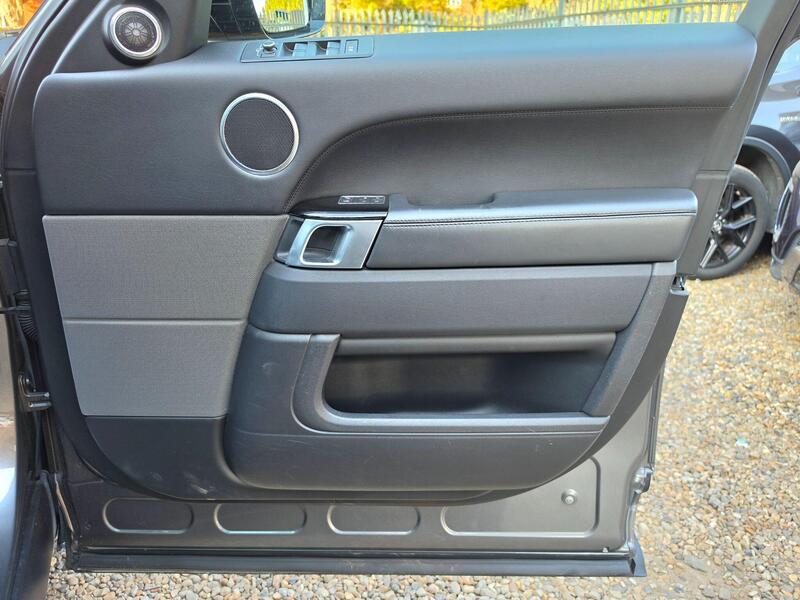 Land Rover Range Rover Sport 3.0 V6 HSE Dynamic Auto 4WD Euro 6 (s/s) 5dr thumbnail 20