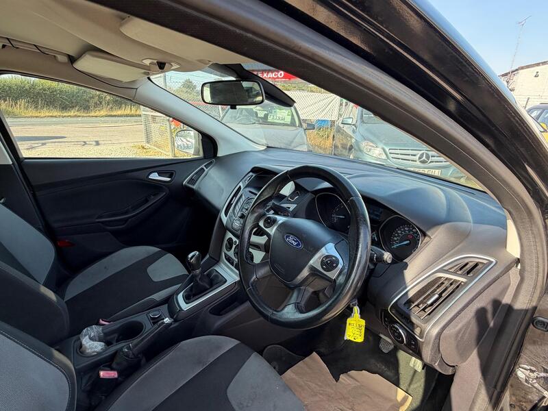 Ford Focus view 2