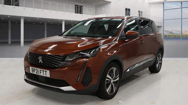 Peugeot 5008 view 3