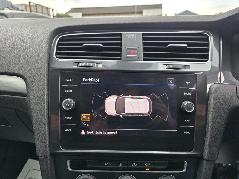 Volkswagen Golf view 2