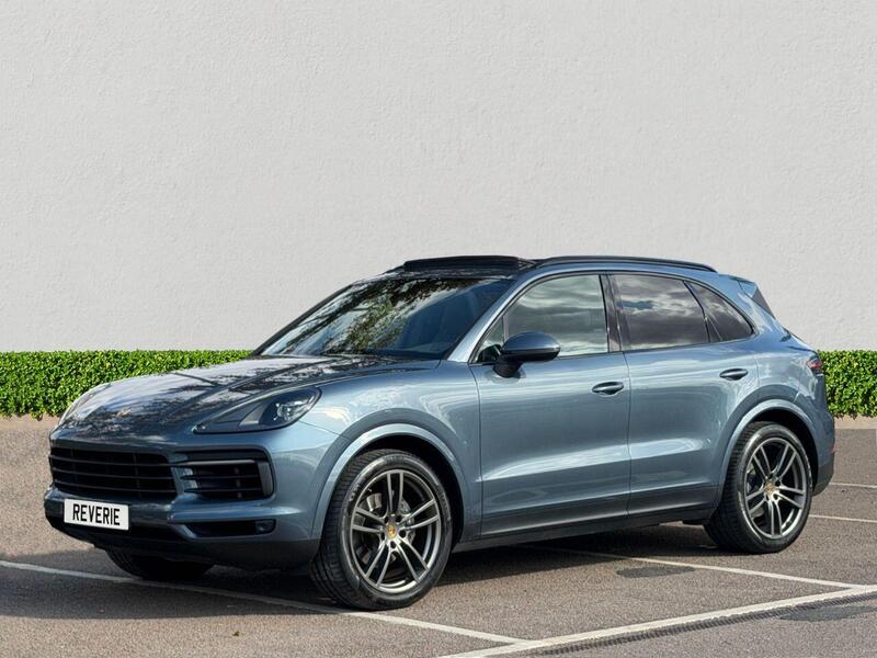 Porsche Cayenne view 3