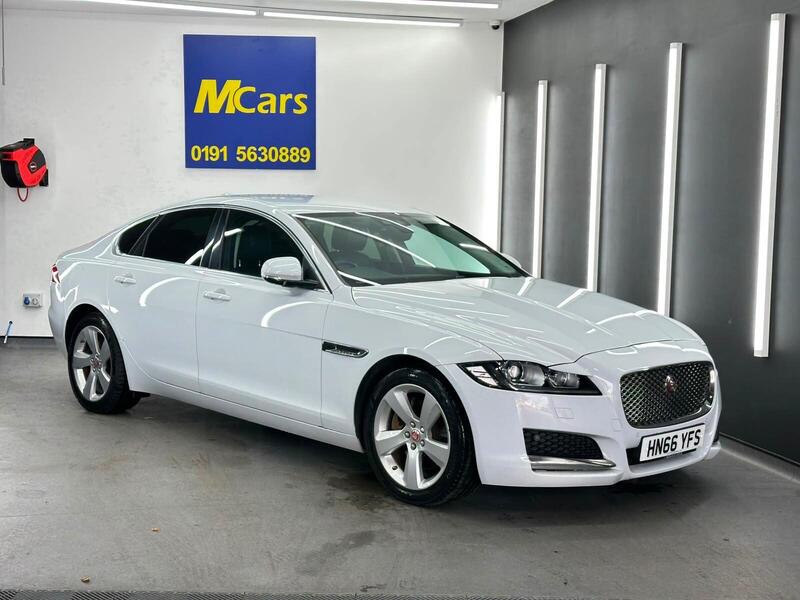Jaguar XF view 5