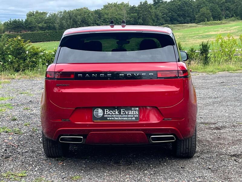 Land Rover Range Rover Sport view 4