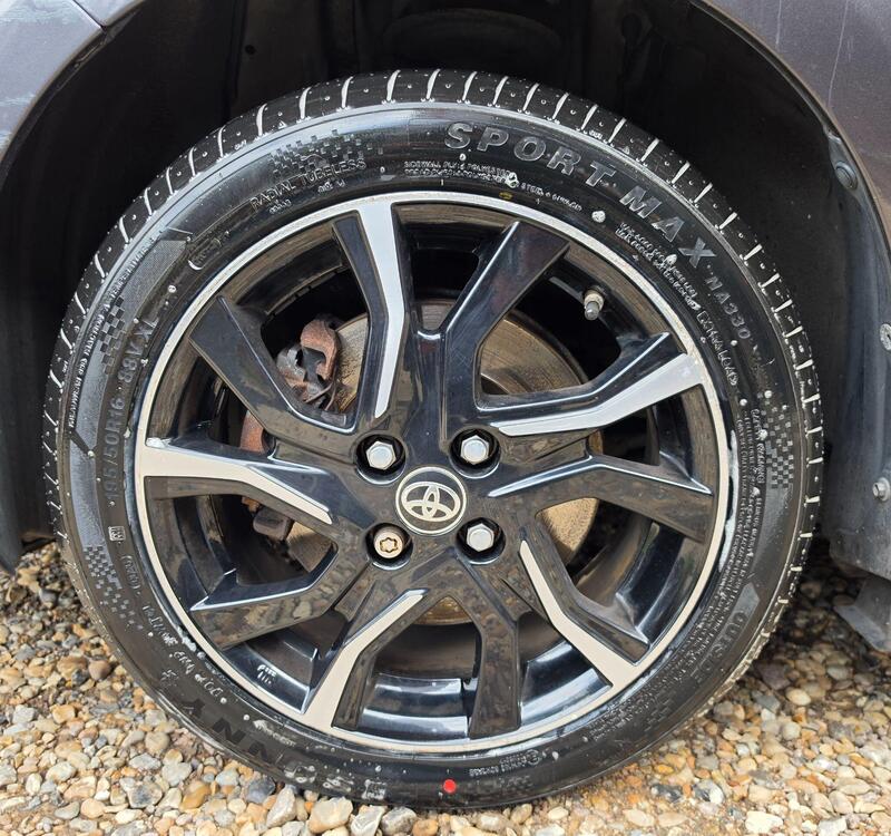 Toyota Yaris 1.5 VVT-h Design E-CVT Euro 6 (s/s) 5dr thumbnail 15