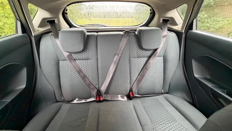 2012 Ford Fiesta — photo 13