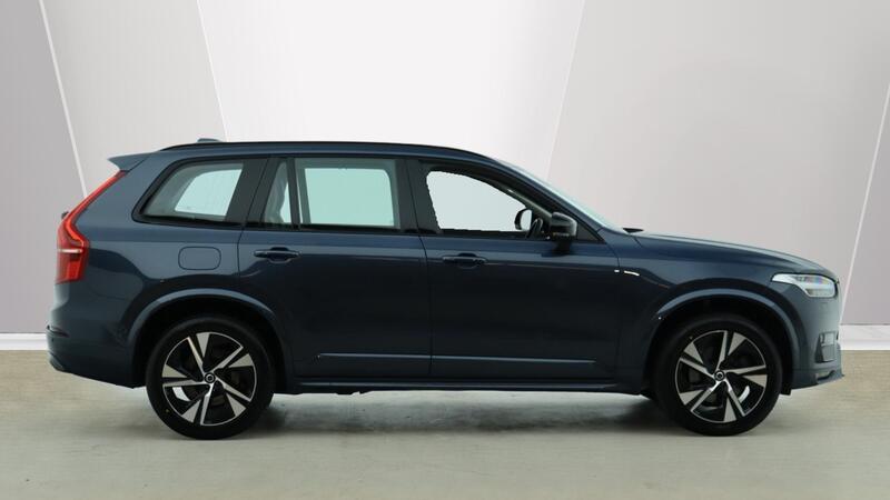 Volvo XC90 view 3