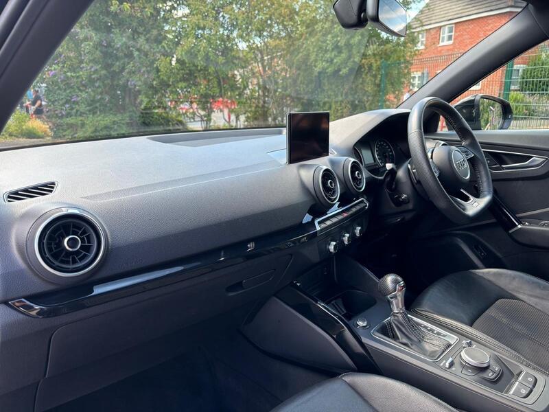 Audi Q2 view 4