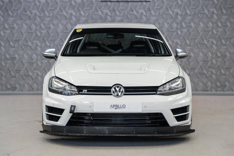 Volkswagen Golf view 3