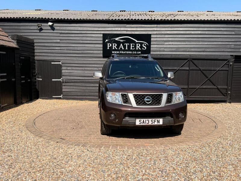 Nissan Navara view 4