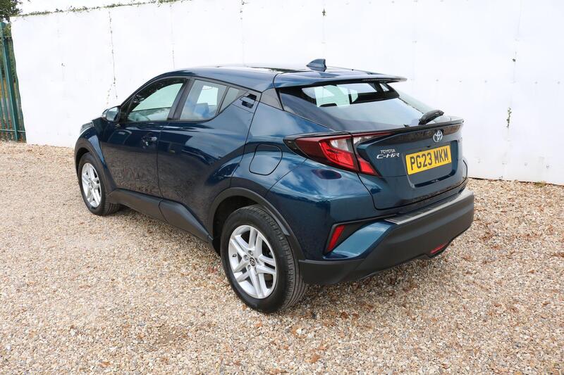 Toyota C-HR view 6