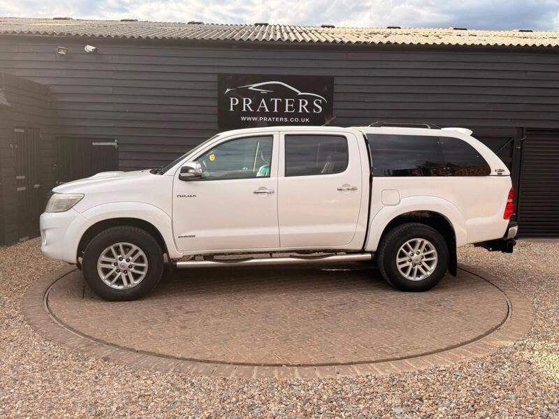 Toyota Hilux view 6