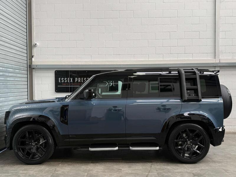 Land Rover Defender 110 view 4