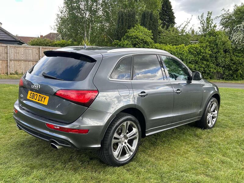Audi Q5 view 5