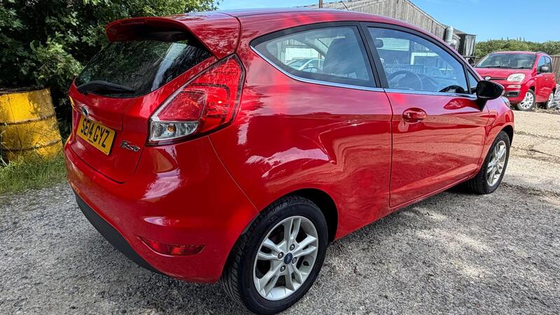 2014 Ford Fiesta — photo 8
