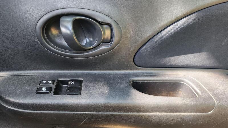 2011 Nissan Micra — photo 34