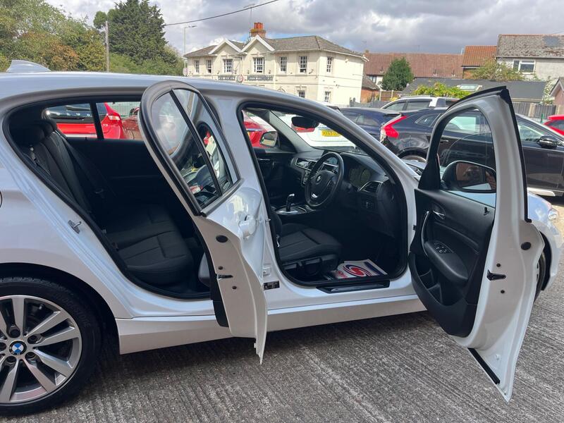 BMW 1 Series view 2
