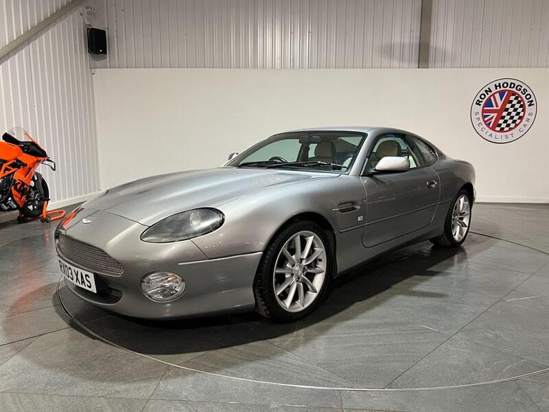 Aston Martin DB7 view 2
