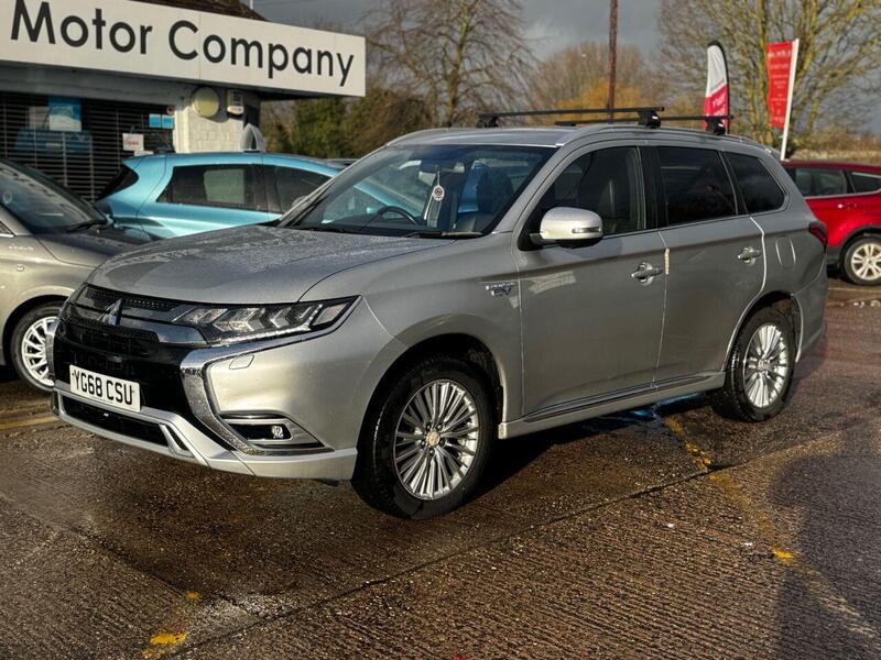 Mitsubishi Outlander view 5