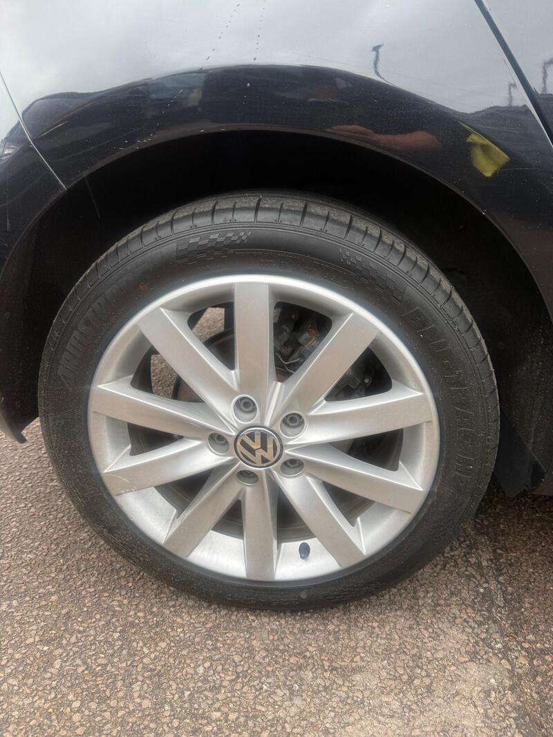 Volkswagen Golf view 6