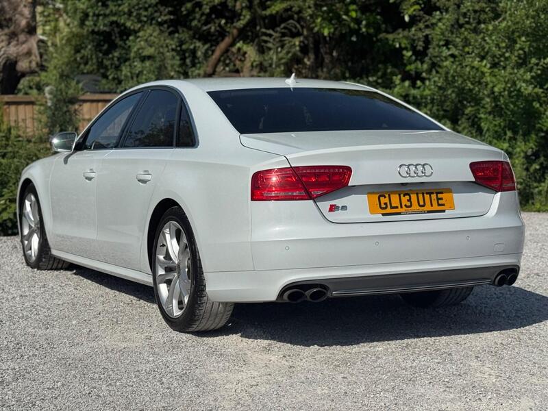 Audi Audi S8 view 6