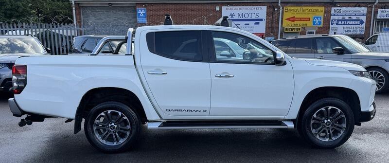 Mitsubishi L200 view 5