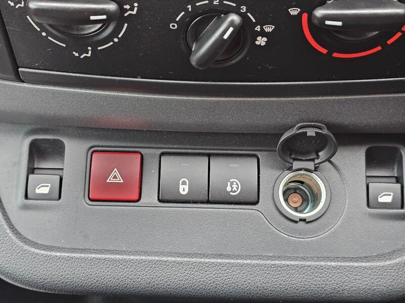 Peugeot Partner Tepee view 16