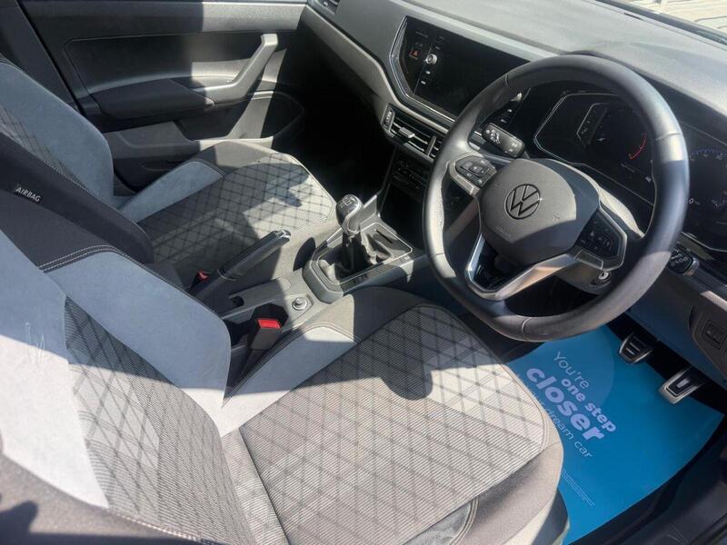 Volkswagen Polo view 2