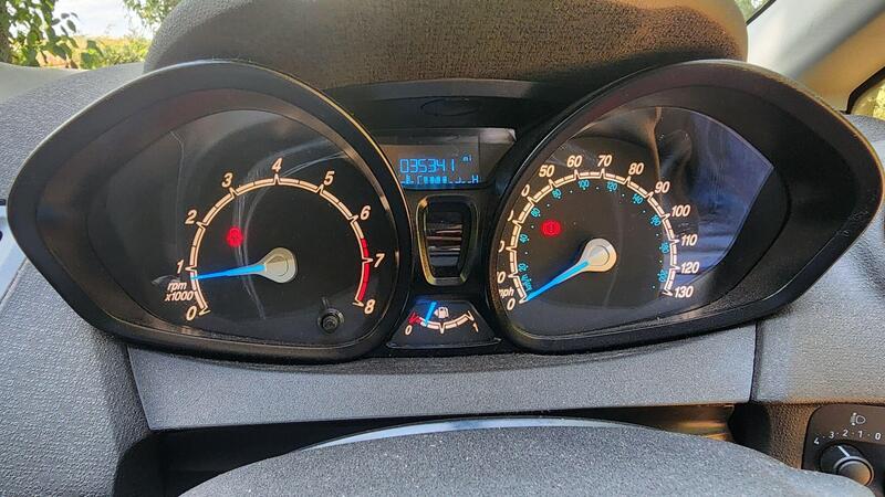 2014 Ford Fiesta — photo 25