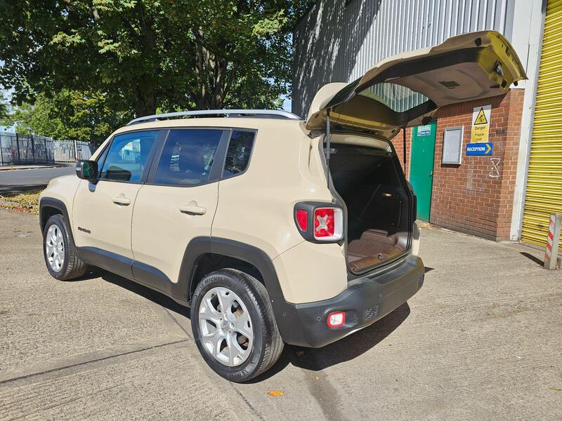 Jeep Renegade view 6